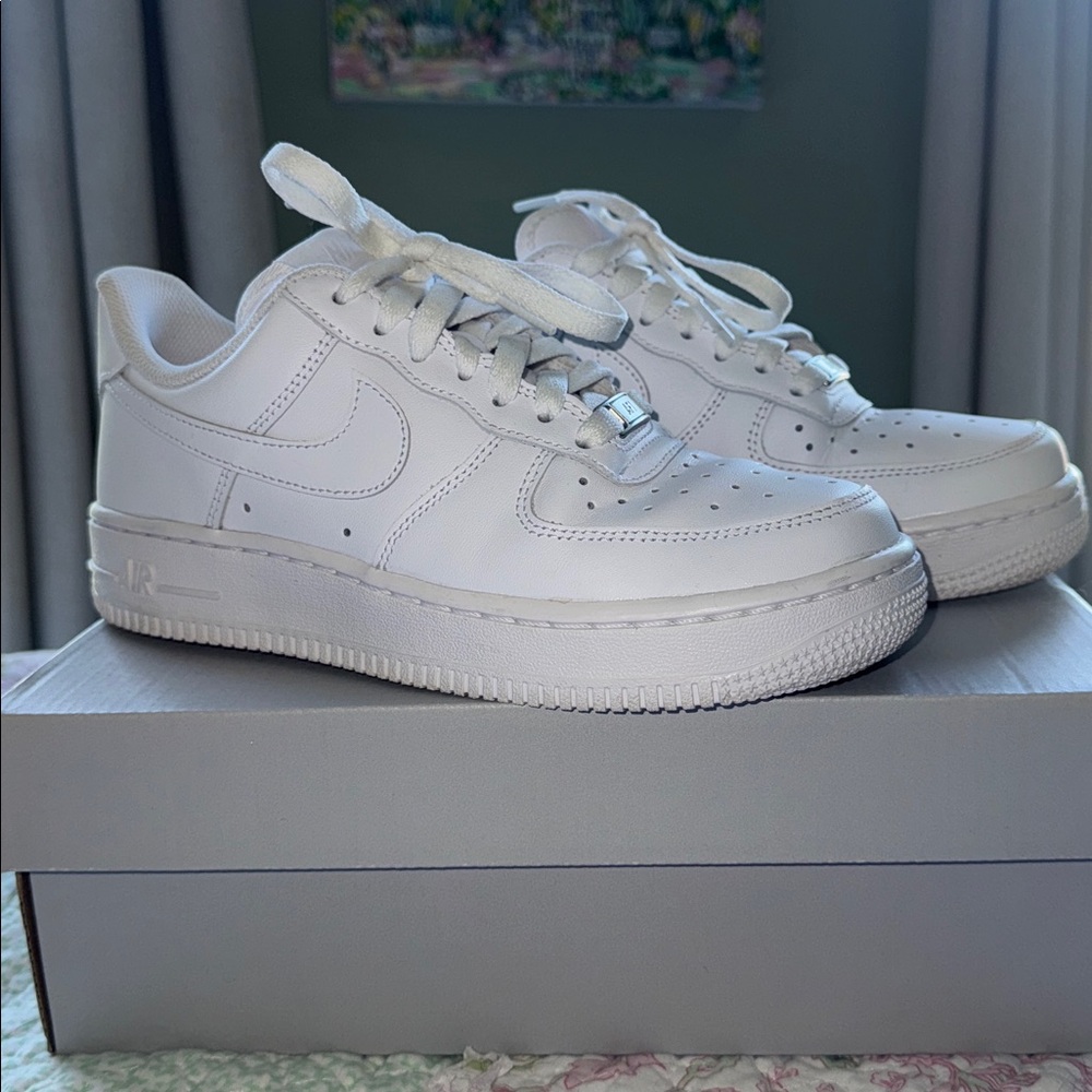 Nike Air Force 1 '07 White Sneakers 6.5 - Picture 11 of 16